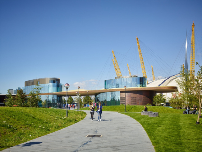 - Greenwich Gateway Pavilions  , . 
Marks Barfield Architects.   Timothy Soar