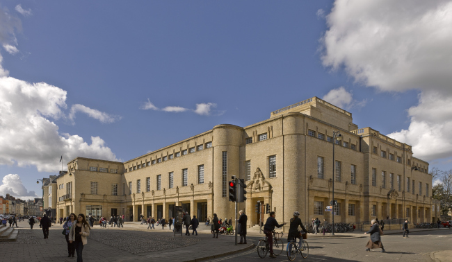   Weston Library  . 
WilkinsonEyre.   James Brittain