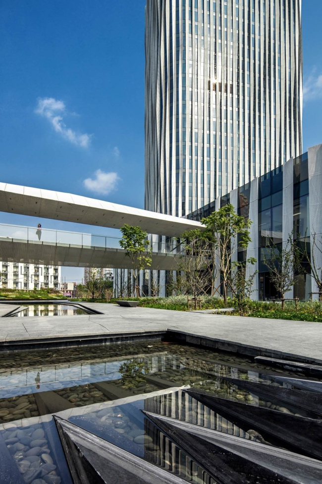 ������� ����� Hongkou Soho � Jerry Yin