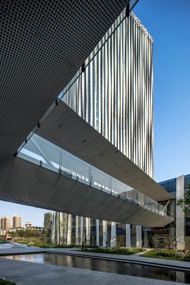 ������� ����� Hongkou Soho � Jerry Yin