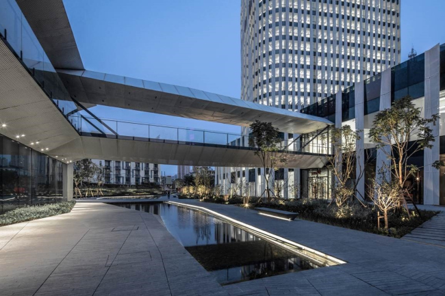 ������� ����� Hongkou Soho � Jerry Yin