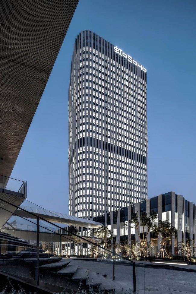 ������� ����� Hongkou Soho � Jerry Yin