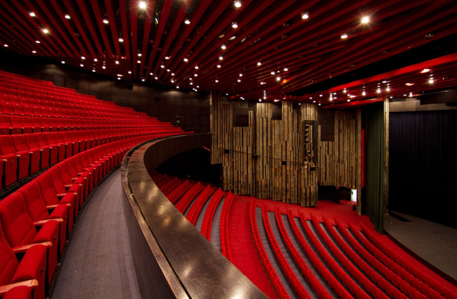 ������� ��� ��������-������. ��������: http://www.carlsbad-convention.cz/cz/kongresove-centrum-lazensky-hotel-thermal-karlovy-vary