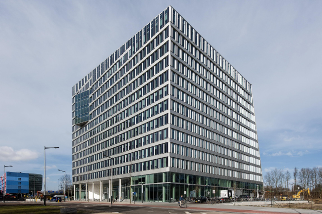 ������� ������ The Edge � Dirk Verwoerd. ������������� PLP Architecture