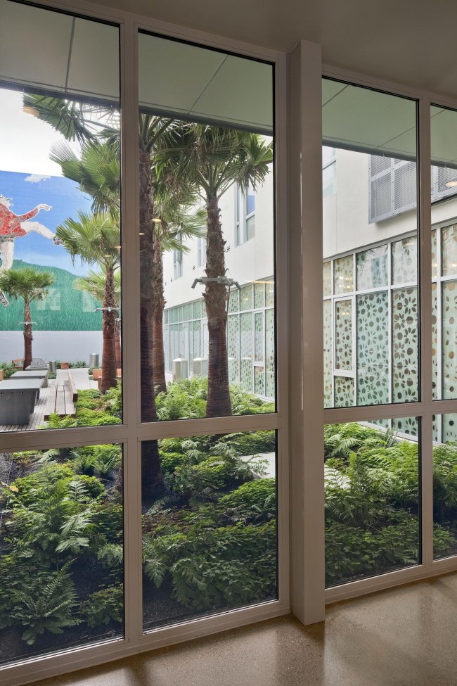 ���������� ����� �������� Richardson Apartments � Bruce Damonte