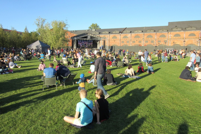 The New Holland Island � West 8