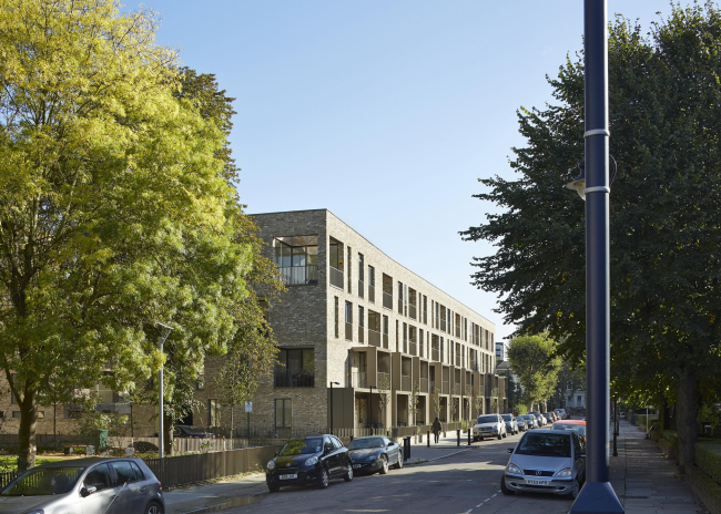 ����� �������� Ely Court � Paul Riddle