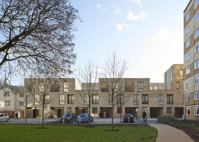 ����� �������� Ely Court � Paul Riddle