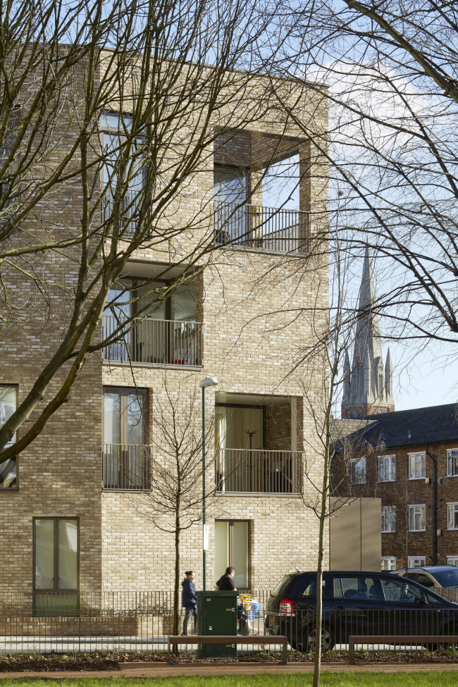 ����� �������� Ely Court � Paul Riddle
