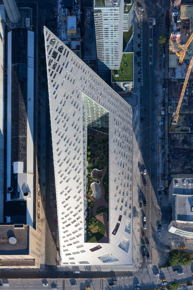 ����� �������� West 57th � BIG