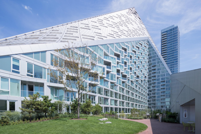 ����� �������� West 57th � BIG