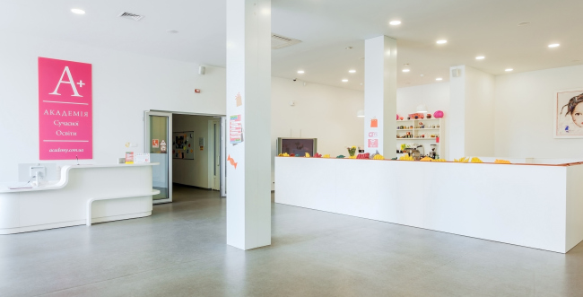 The lobby of the "Academy of Modern Education" on the territory of "Comfort Town" residential area. The kindergarten unit. Construction, 2014 � Archimatika