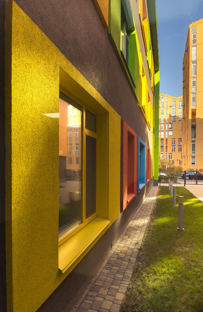 The kindergarten on the territory of "Comfort Town" residential area. The kindergarten unit. Construction, 2014 � Archimatika