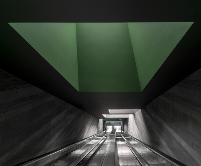 ���������� ����� The HUB � Dirk Weiblen