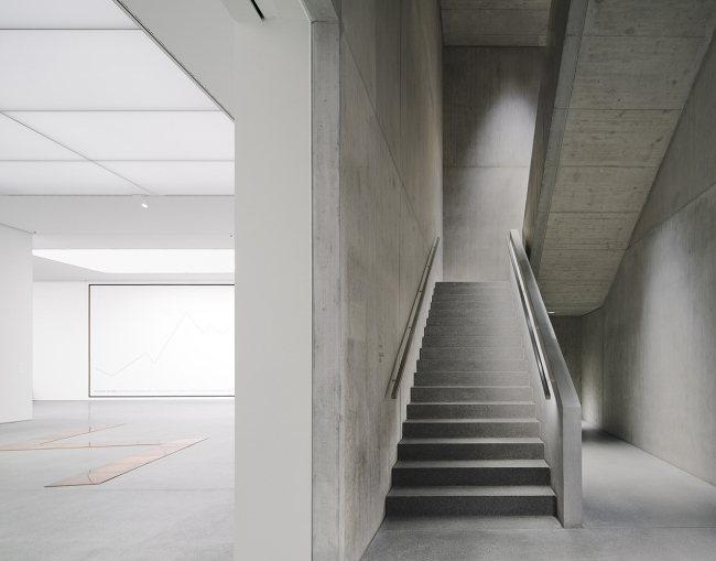 ����� ������ ��������������� ����� � ���� � Simon Menges