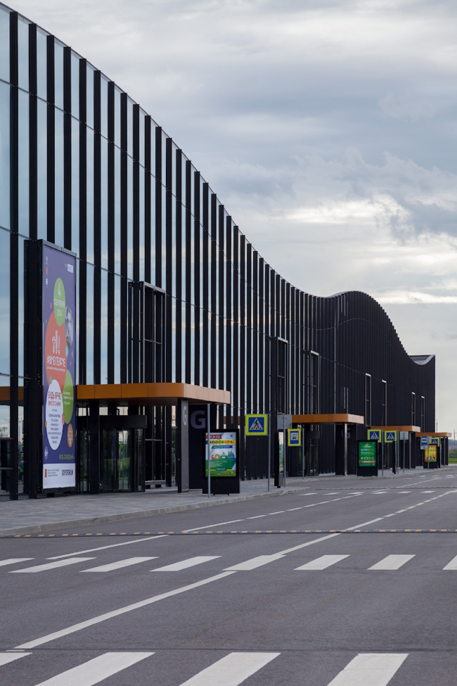 Congress and trade show center EXPOFORUM on the Peterburgskoe Highway. Construction, 2014. Evgeny Gerasimov and Partners, SPEECH, nps tchoban voss. Photograph � D.Chebanenko