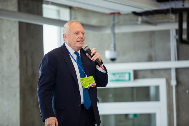 ������ �������, ��������� �� �������������� � ������������� ������-����. ���������� ������������� �������������� ���������-���� ������ ��� ����������