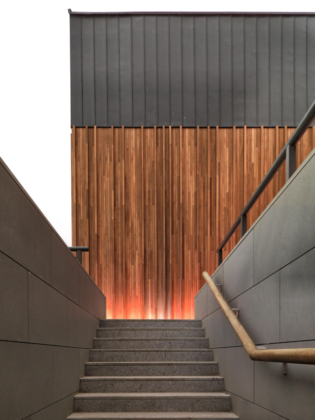 ���������� ����� ������ ��������������� (Elektra) � Cemal Emden