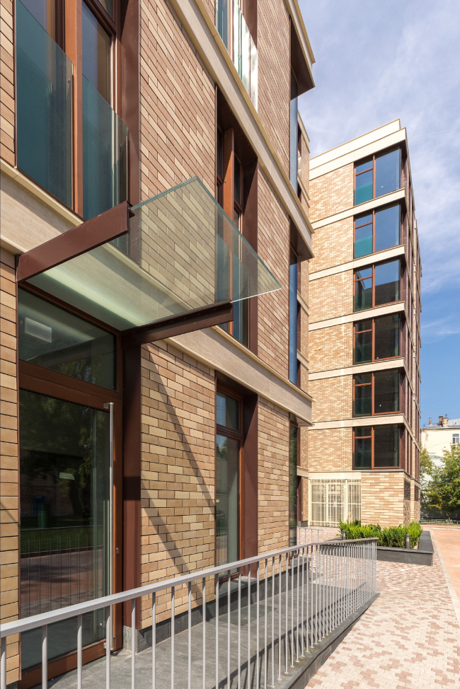 The club house in the Gorokhovsky Lane. Construction, 2016 � ADM architects