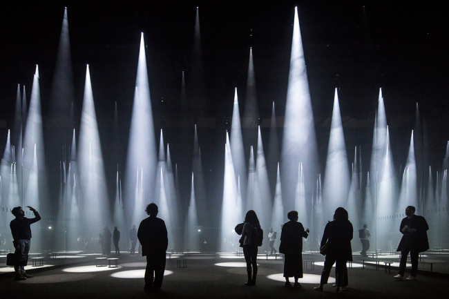    . : Laurian Ghinitoiu.    COS   Salone del Mobile (, ).  :  Sou Fujimoto Architects