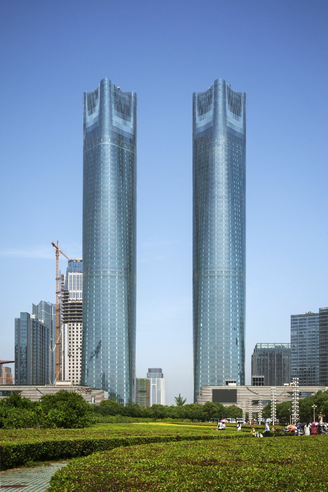 Jiangxi Nanchang Greenland Central Plaza � Lv Hengzhong
