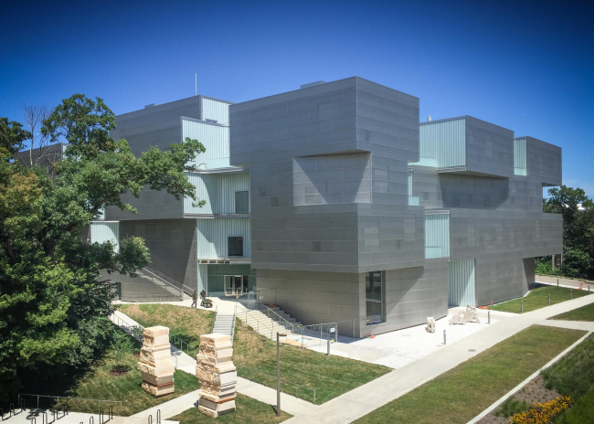 ������ ��������������� �������� ������������ ����� � Eric Dean