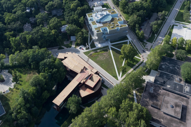 ������ ��������������� �������� ������������ �����. �� ������ ����� � ������ ����� �������� (2006), ����� ���������������� �������� ������ � Iwan Baan