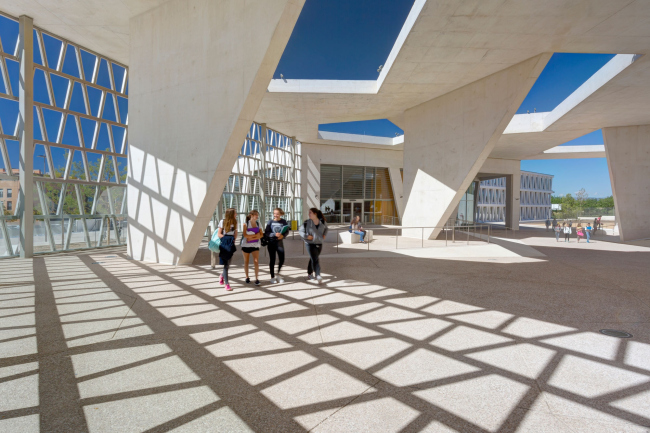 �������� ����� � �������. 
Grüntuch Ernst Architekten. ����������� ������������� WAF
