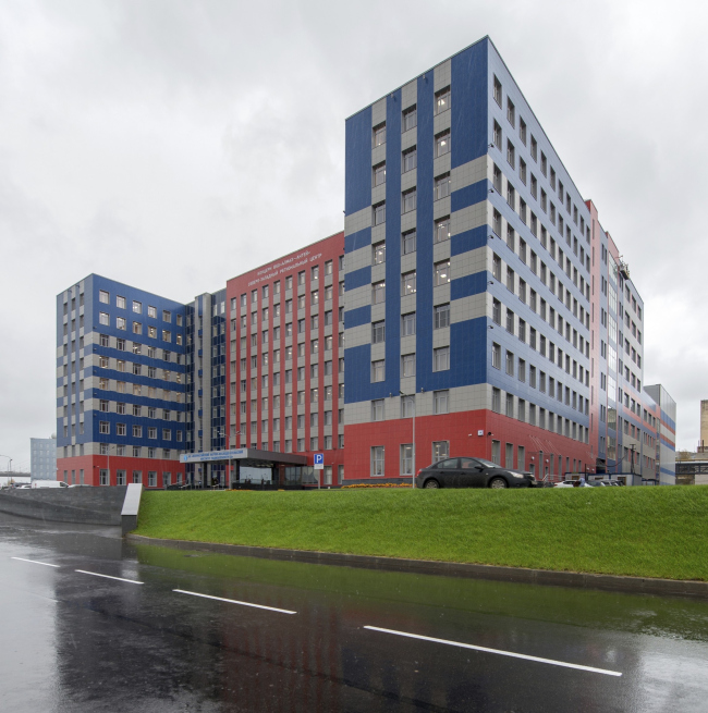 All-Russian Research Institute for Radio Equipment. Construction, 2016 Designed by: Anatoly Stolyarchuk Architects, Studio 44. Photo � Margarita Yavein