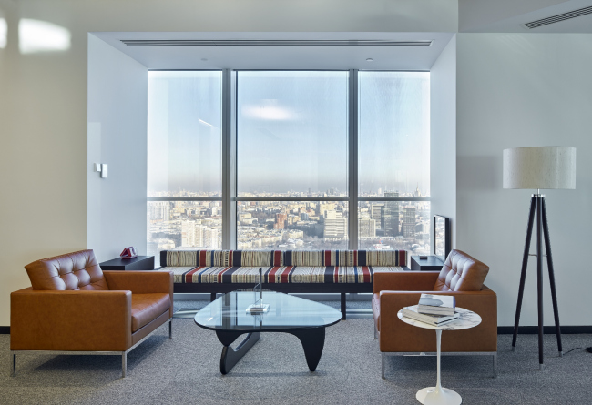 ����-�������� JTI. 
Aukett Swanke + SOM. ���������� ������������� ����������� MCFO