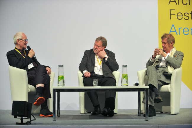 ����� �� ����� ����� � ���������� ��������� �� WAF 2016 ����� ������ ���� ������ ���� � ����� ������ �� ���������� � �������� � ����������� �What�s changed. How we live now, how will we live tomorrow?� � WAF 2016