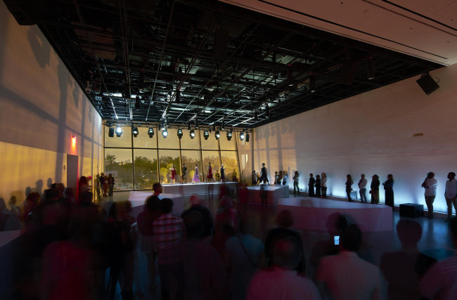 �������� Faena District. ���-����� Faena Forum �  Bruce Damonte