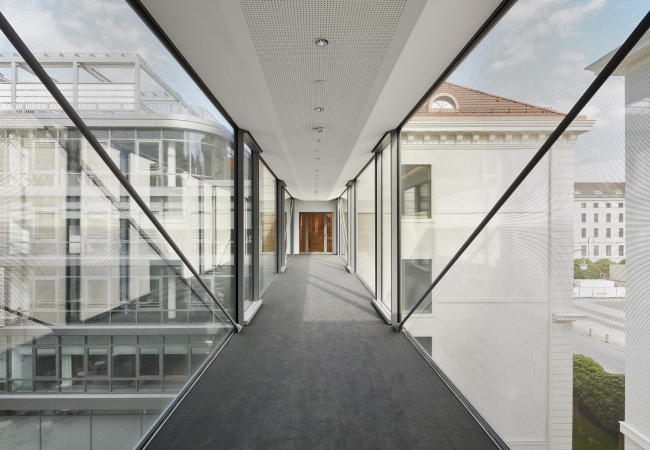 ����-�������� Siemens � ������� � Hufton + Crow