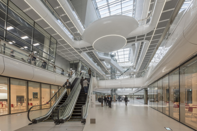 ����������������� ����� Hankook Technodome � Nigel Young / Foster + Partners