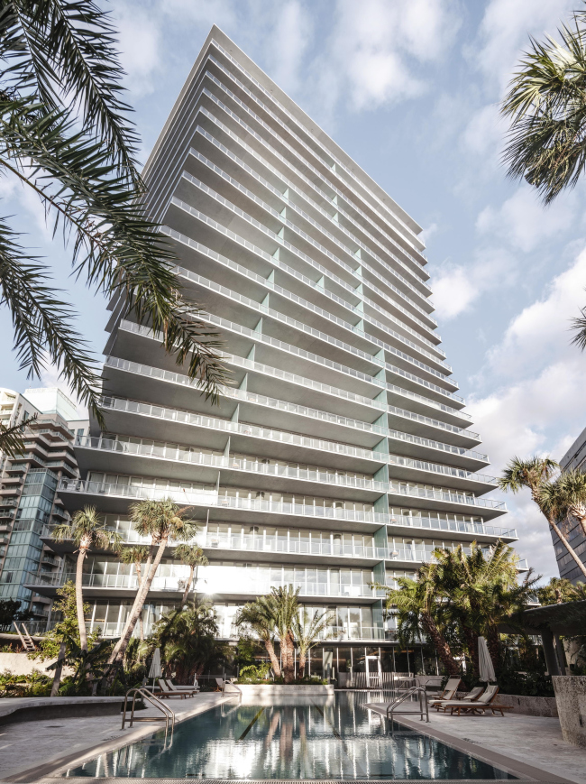 ����� �������� The Grove at Grand Bay � Rasmus Hjortshøj