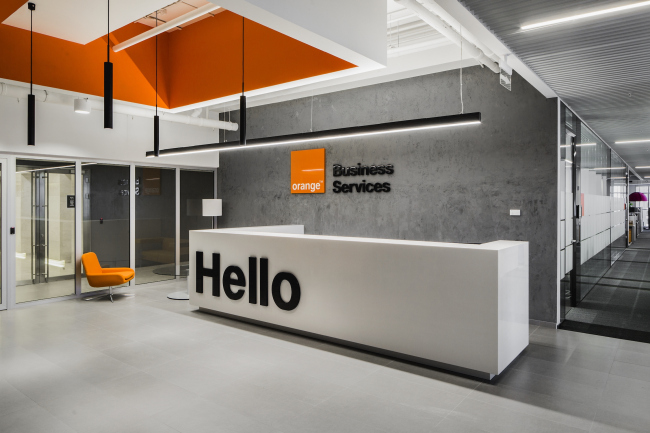 Office of Orange Business Services in the Mercury Tower. Implementation, 2016 � T+T Architects