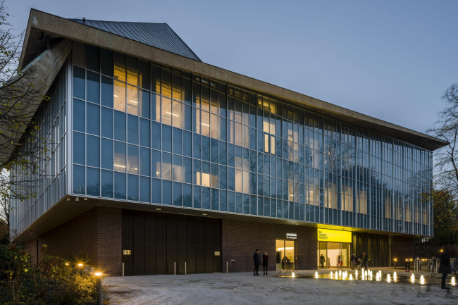 ����� ������� � Gareth Gardner