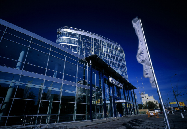 ������������������� ������ � ����������� ���������� �Mercedes-Plaza� � ABD architects