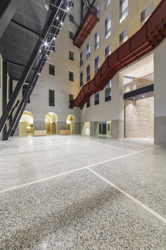 ������ ���������������������� ������������ � Tamás Bujnovszky