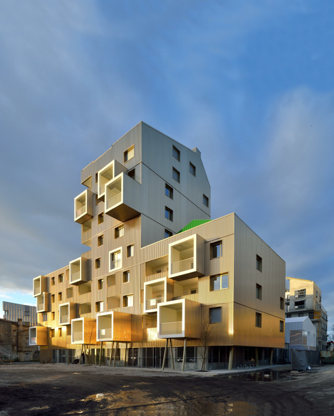 ����� �������� Urban Dock � Atelier Positif