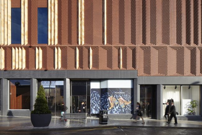 �������� �������� Victoria Gate � Jack Hobhouse