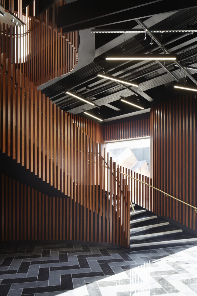 �������� �������� Victoria Gate � Jack Hobhouse