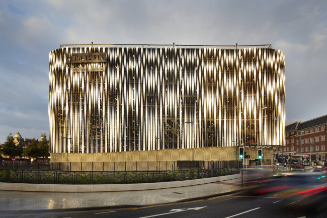 �������� �������� Victoria Gate � Jack Hobhouse