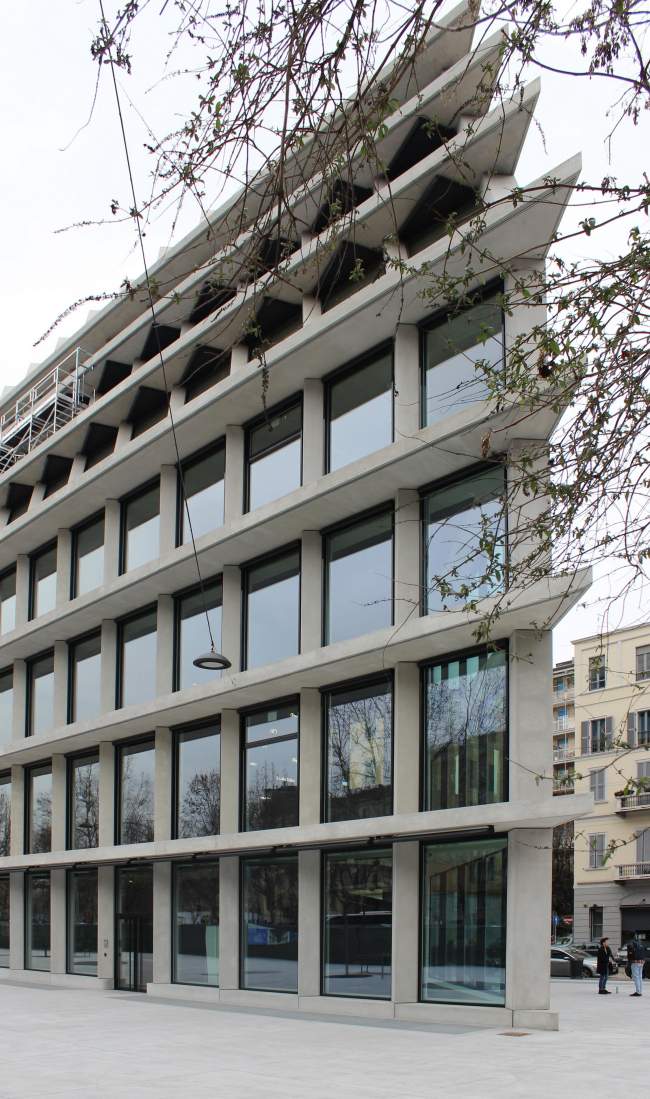 �������� Feltrinelli Porta Volta � 	Milica Alempic