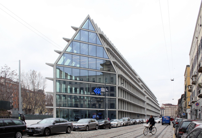 �������� Feltrinelli Porta Volta � 	Milica Alempic