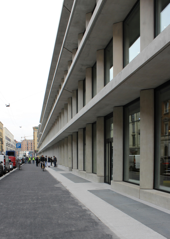 �������� Feltrinelli Porta Volta � 	Milica Alempic