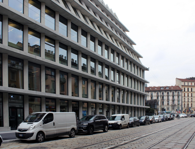  Feltrinelli Porta Volta  	Milica Alempic