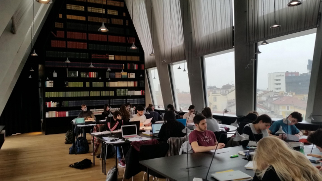 �������� Feltrinelli Porta Volta � 	Milica Alempic