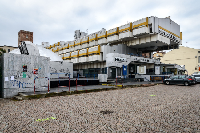 ���������� ����� ������� (Residenze Est) � ����� � ������� �������