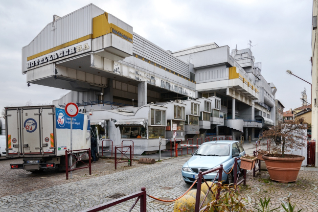���������� ����� ������� (Residenze Est) � �����. �������� �����. �������� ��������� ����������� �������� � ���������� ���� �� ������������ ������������� ������������. � ������� �������